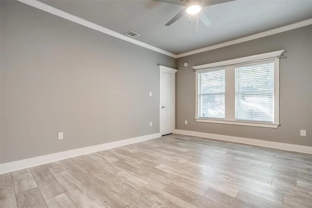 2921 S Jennings Ave, Fort Worth, TX 76110