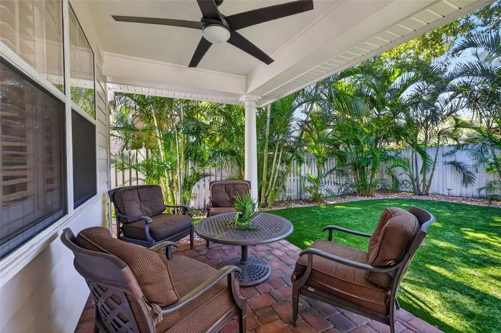2812 W Paxton Ave, Tampa, FL 33611