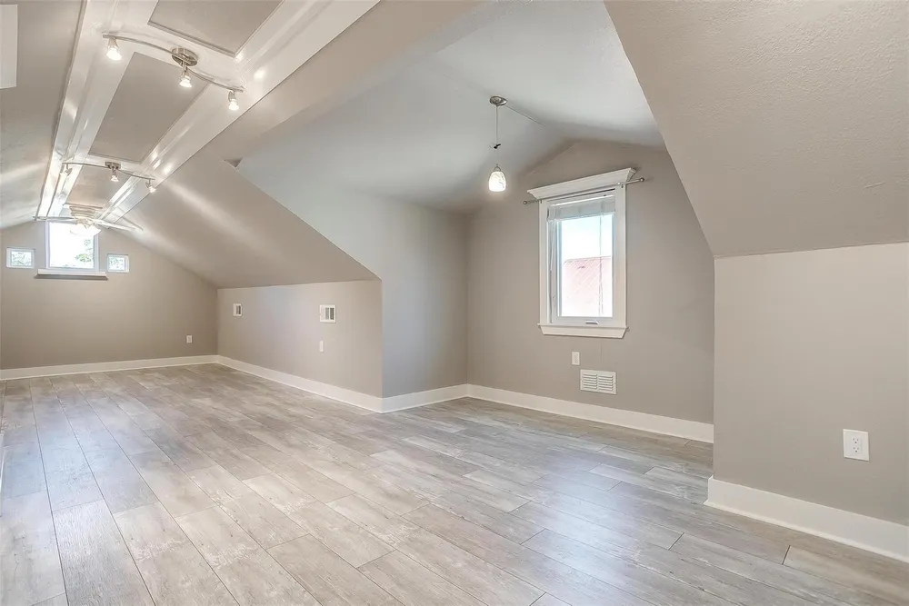 2921 S Jennings Ave, Fort Worth, TX 76110