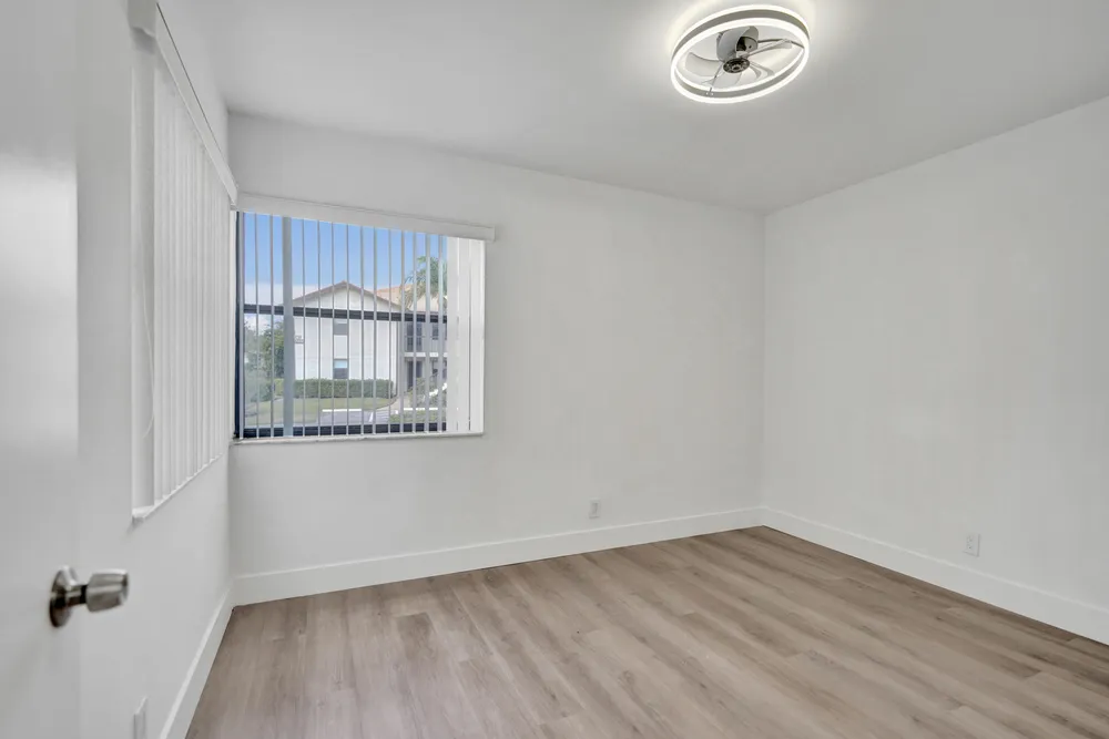 7674 Tahiti Ln, Lake Worth Beach, FL 33467