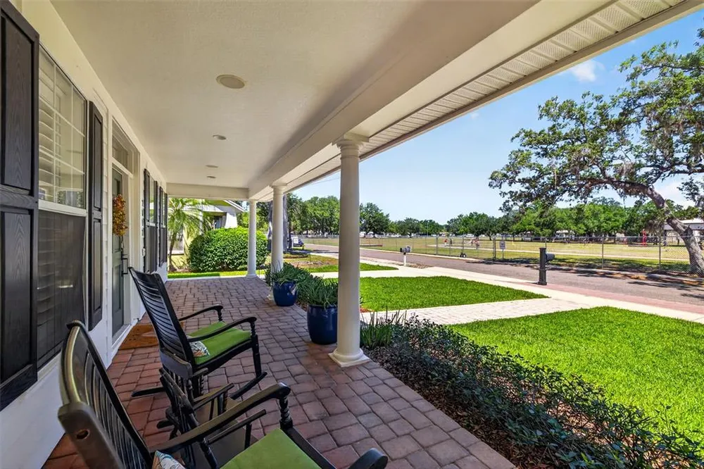 2812 W Paxton Ave, Tampa, FL 33611