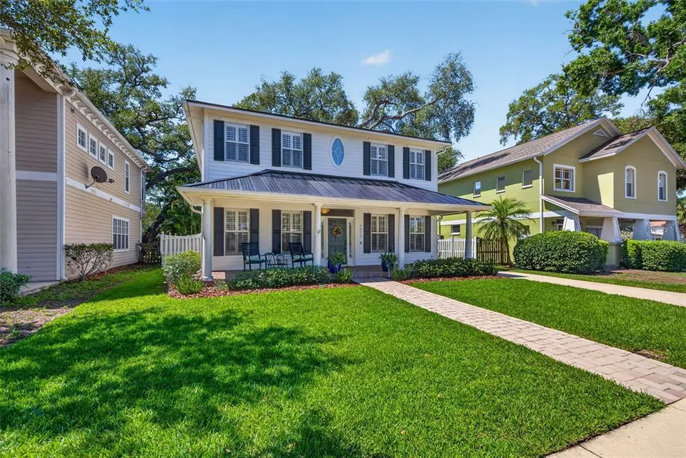 2812 W Paxton Ave, Tampa, FL 33611