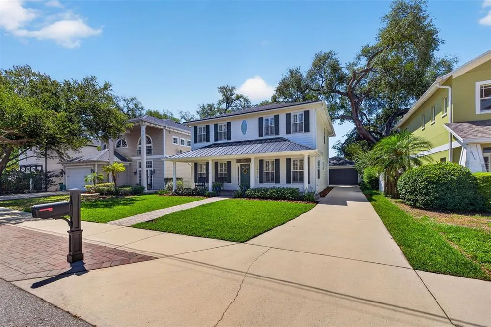2812 W Paxton Ave, Tampa, FL 33611