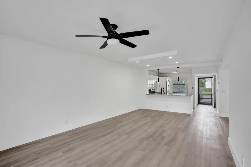 7674 Tahiti Ln, Lake Worth Beach, FL 33467