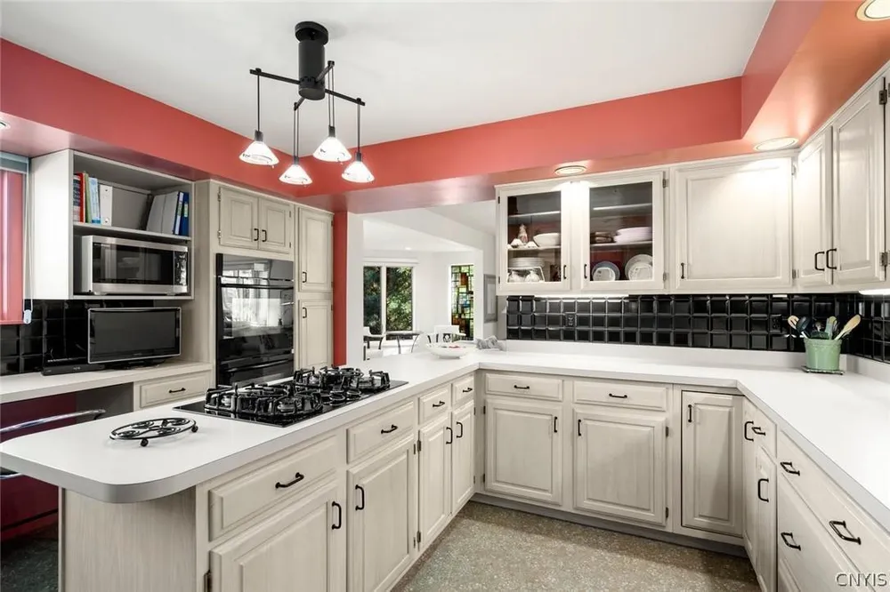 1810 N George St, Rome, NY 13440