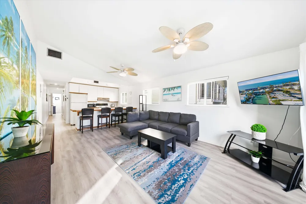 340 E Ocean Dr, Key Colony Beach, FL 33051