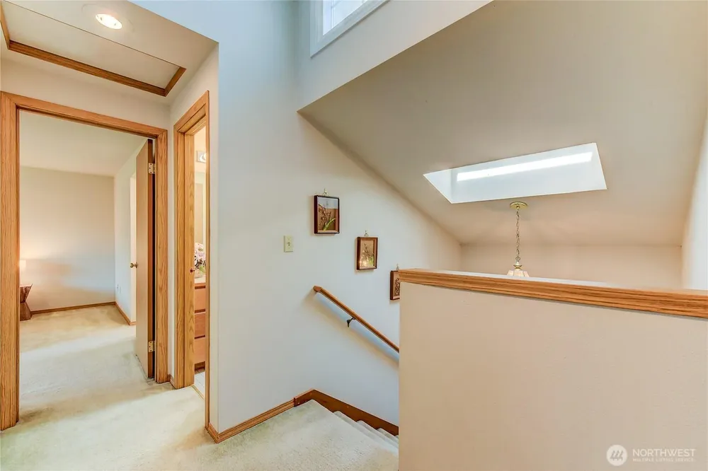 1301 S 236th Pl, Des Moines, WA 98198