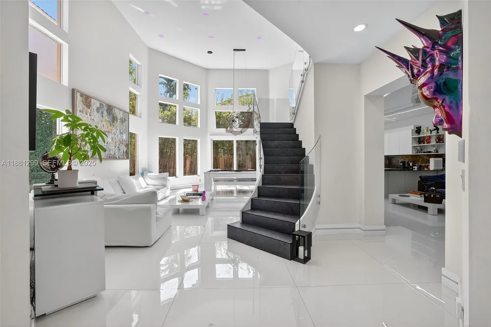 3710 NE 208th Terrace, Aventura, FL 33180