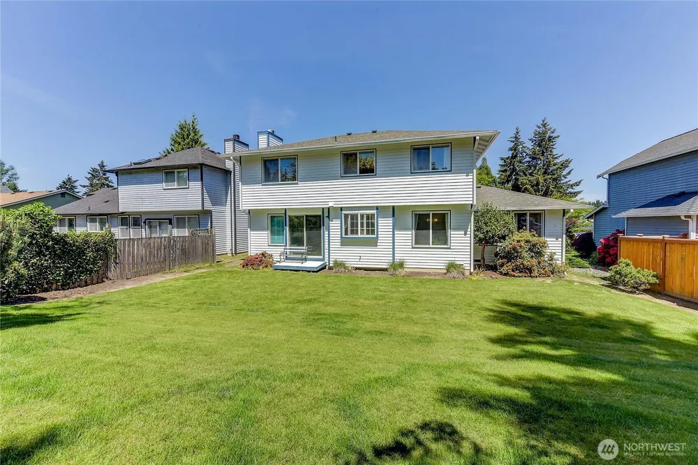 1301 S 236th Pl, Des Moines, WA 98198