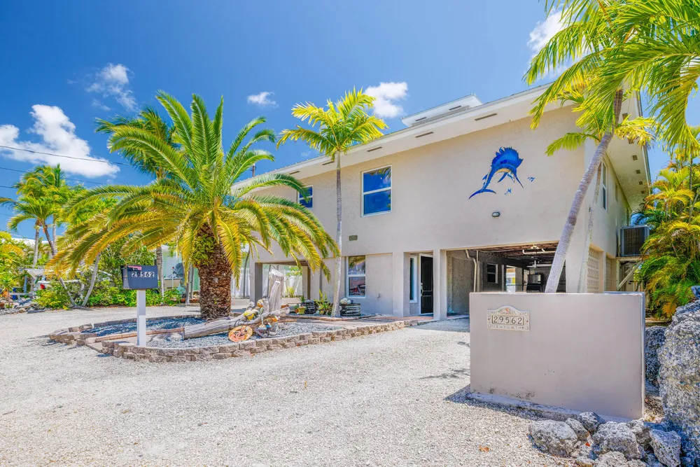 29562 Saratoga Ave, Big Pine, FL 33043