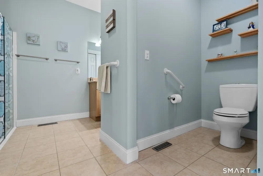 13 Concord Dr, Berlin, CT 06037