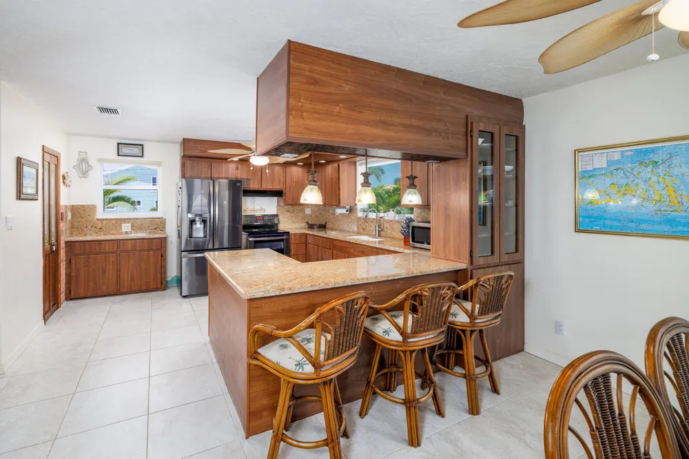 29562 Saratoga Ave, Big Pine, FL 33043
