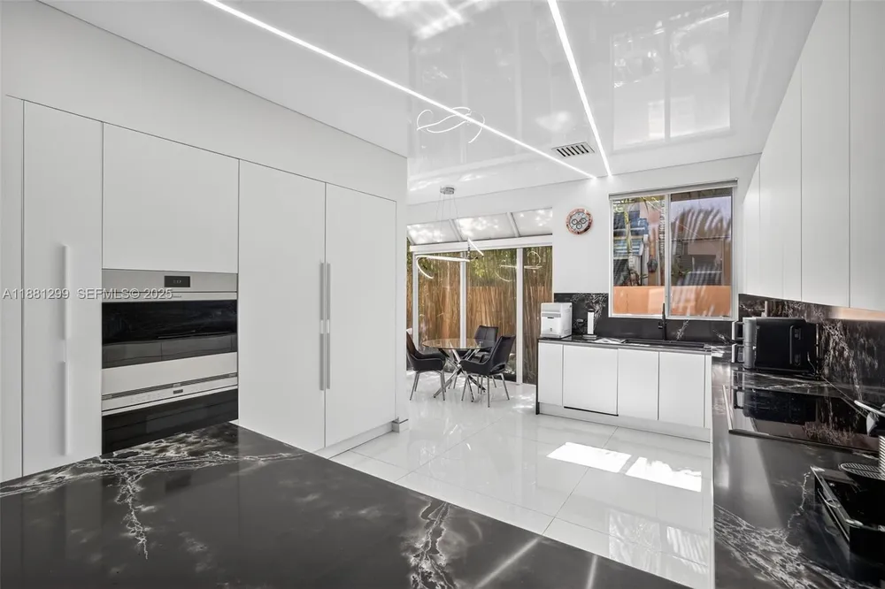 3710 NE 208th Terrace, Aventura, FL 33180