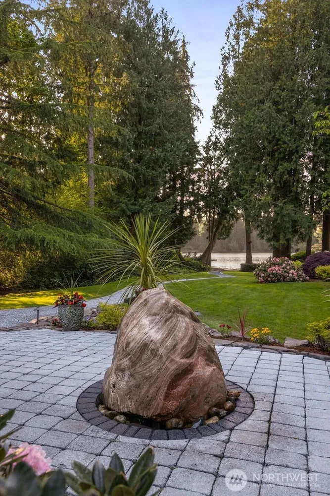 3718 S 334th St, Federal Way, WA 98001