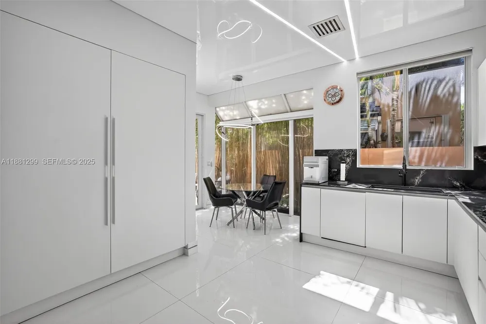 3710 NE 208th Terrace, Aventura, FL 33180