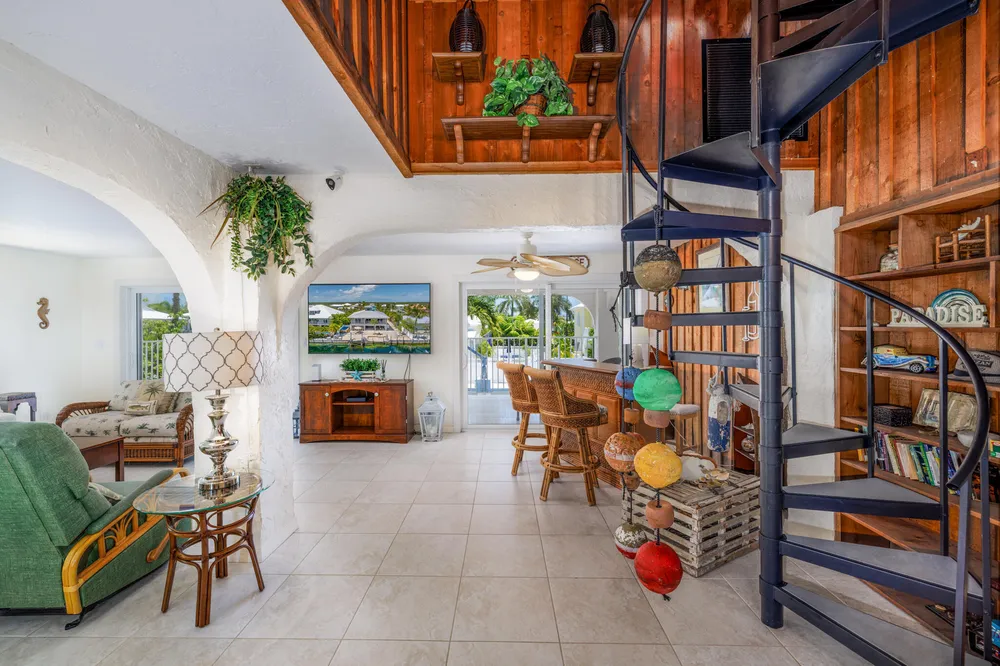 29562 Saratoga Ave, Big Pine, FL 33043