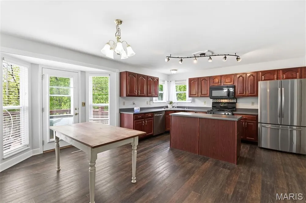 49 Autumn Crest Ct, Wentzville, MO 63385