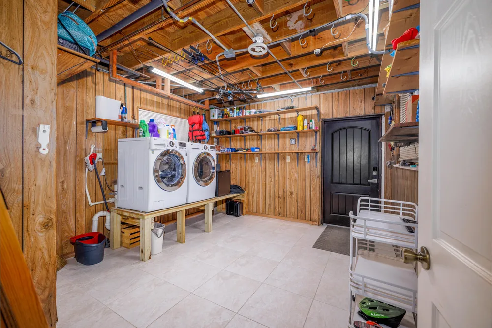 29562 Saratoga Ave, Big Pine, FL 33043