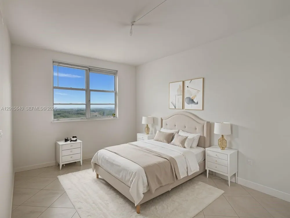 300 Bayview Dr, Sunny Isles Beach, FL 33160