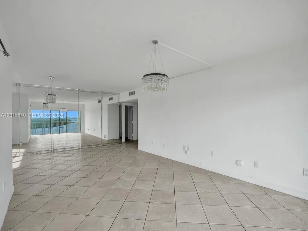 300 Bayview Dr, Sunny Isles Beach, FL 33160