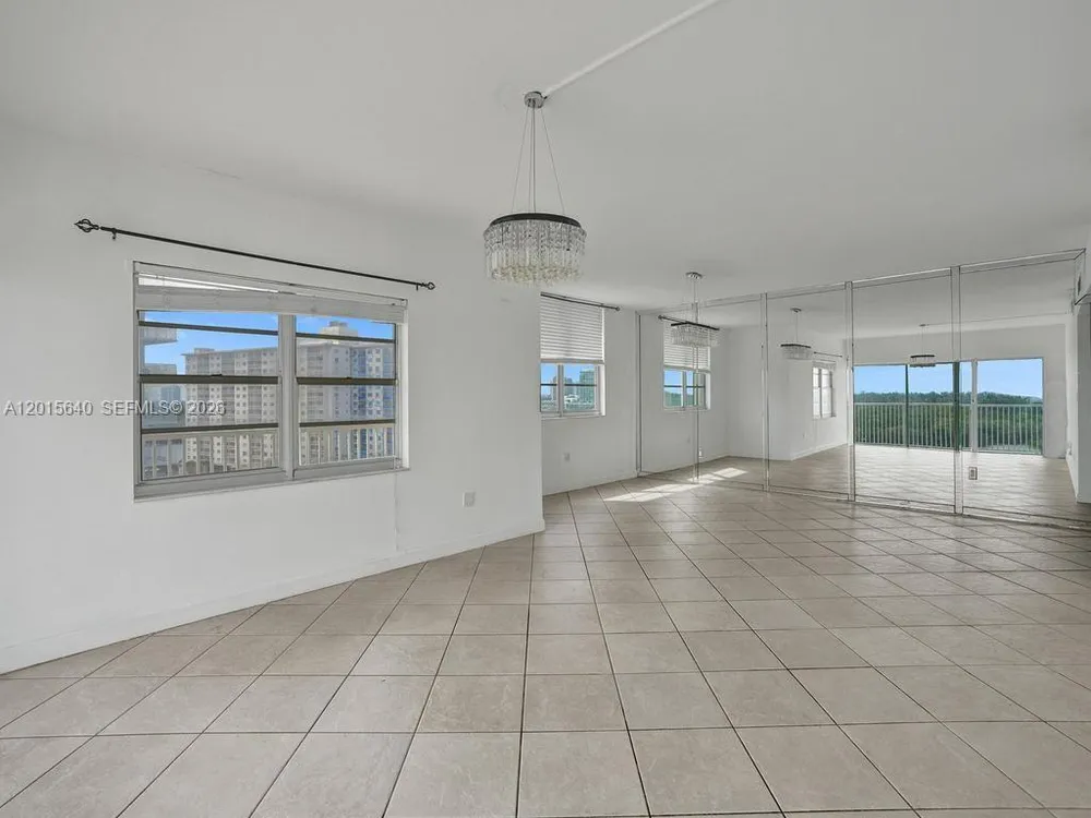 300 Bayview Dr, Sunny Isles Beach, FL 33160