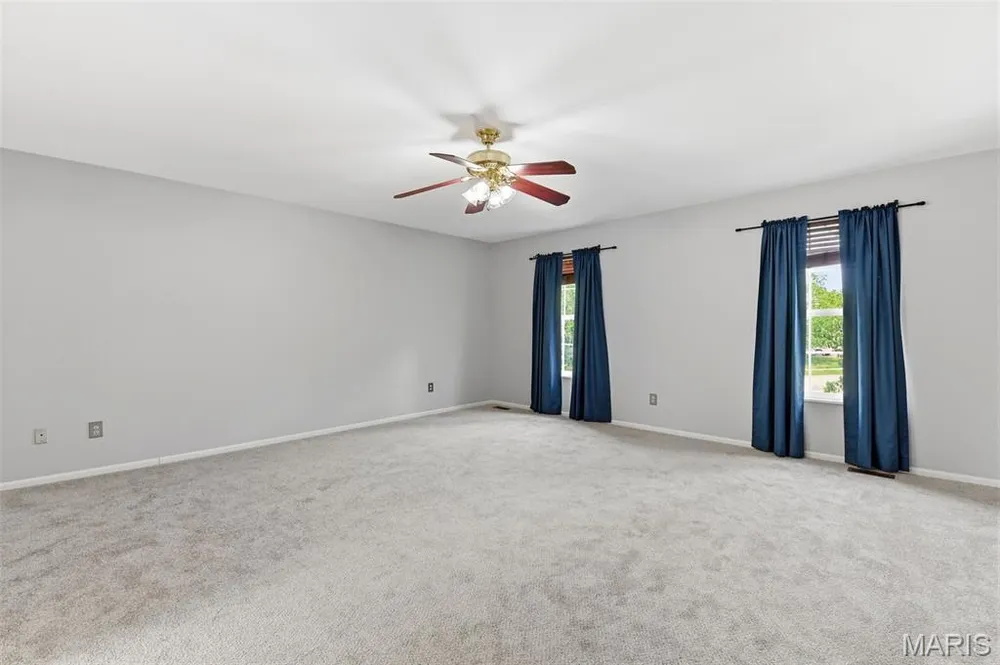 49 Autumn Crest Ct, Wentzville, MO 63385