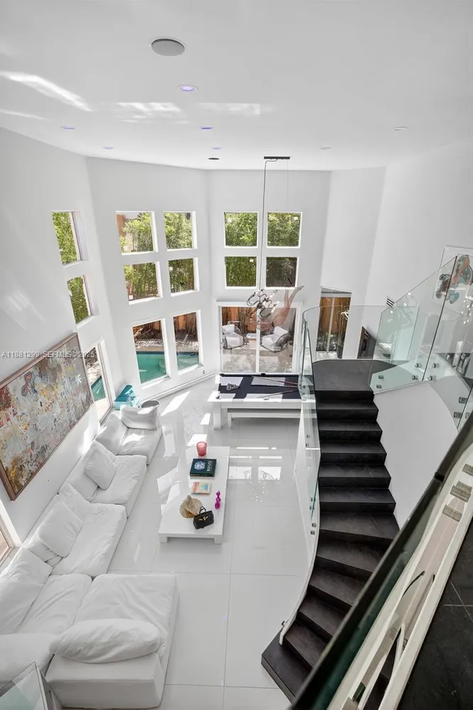 3710 NE 208th Terrace, Aventura, FL 33180