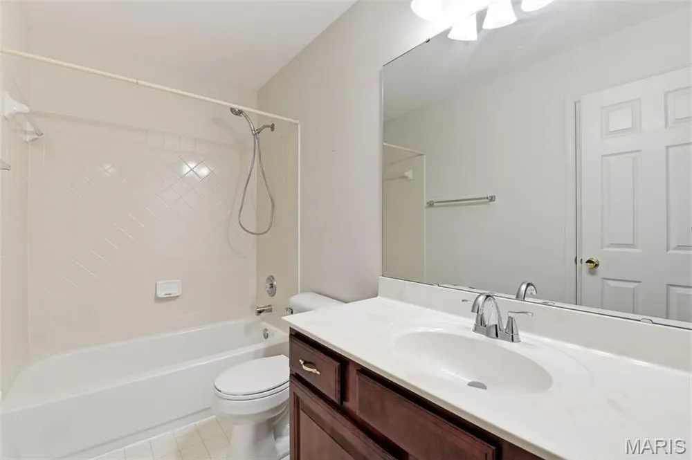 49 Autumn Crest Ct, Wentzville, MO 63385