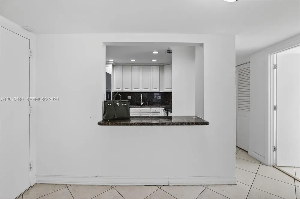 300 Bayview Dr, Sunny Isles Beach, FL 33160