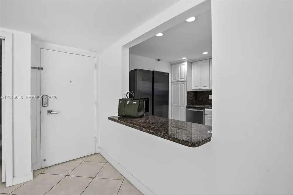 300 Bayview Dr, Sunny Isles Beach, FL 33160