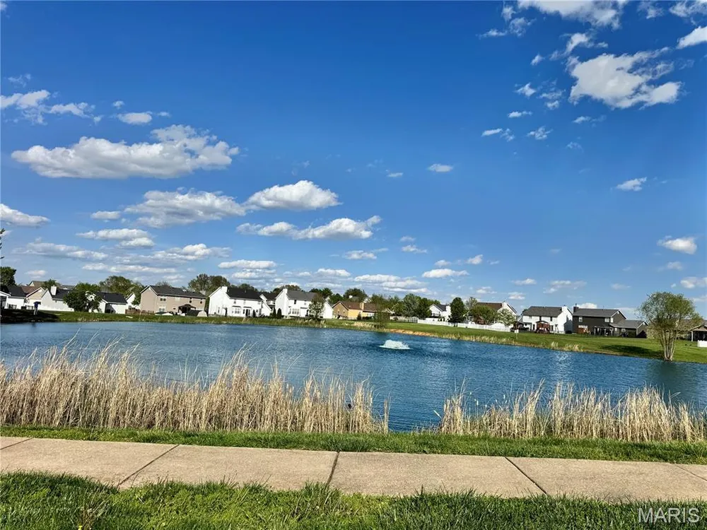 49 Autumn Crest Ct, Wentzville, MO 63385