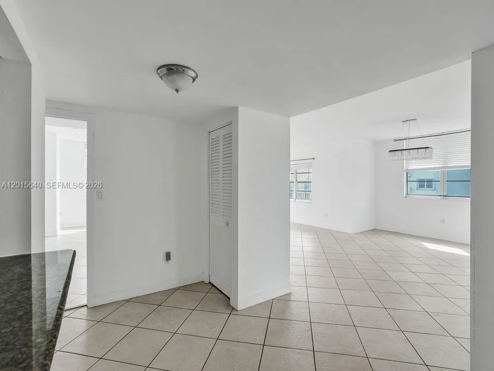 300 Bayview Dr, Sunny Isles Beach, FL 33160