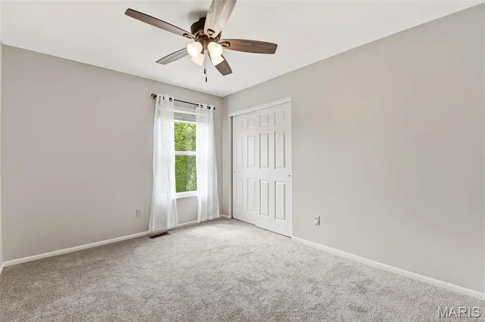 49 Autumn Crest Ct, Wentzville, MO 63385