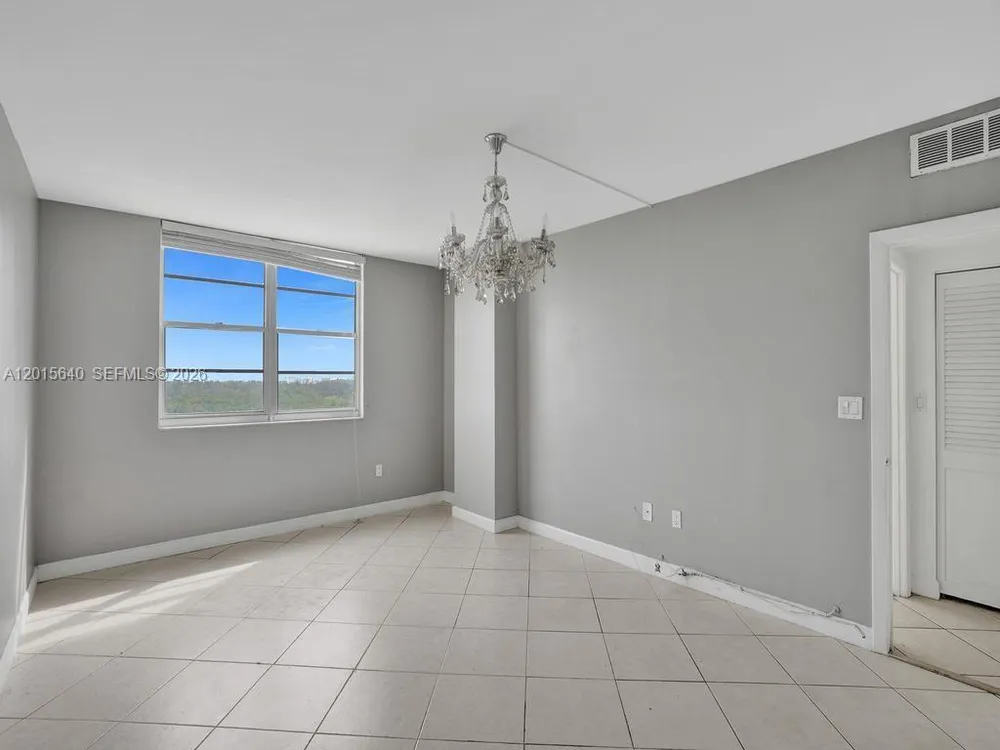 300 Bayview Dr, Sunny Isles Beach, FL 33160