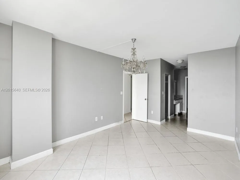 300 Bayview Dr, Sunny Isles Beach, FL 33160