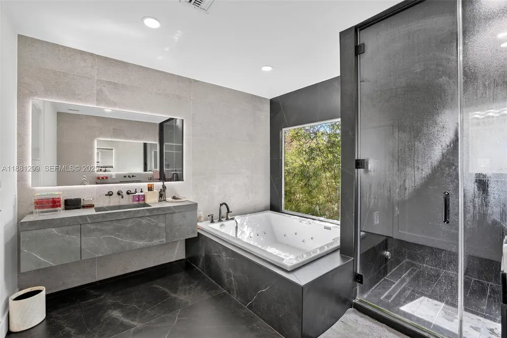 3710 NE 208th Terrace, Aventura, FL 33180