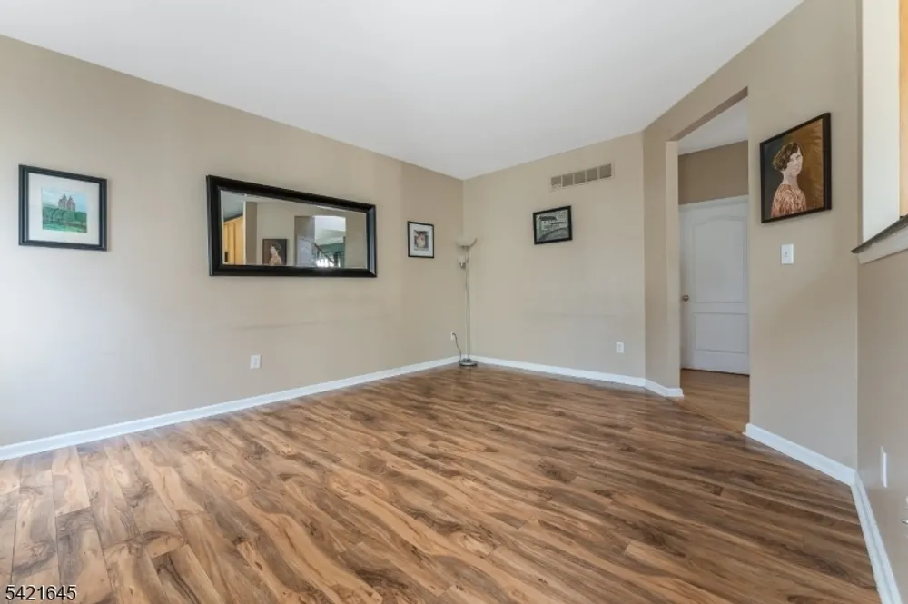 414 Hamilton Dr, Greenwich, NJ 08886