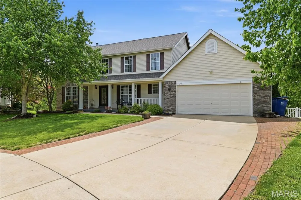 49 Autumn Crest Ct, Wentzville, MO 63385