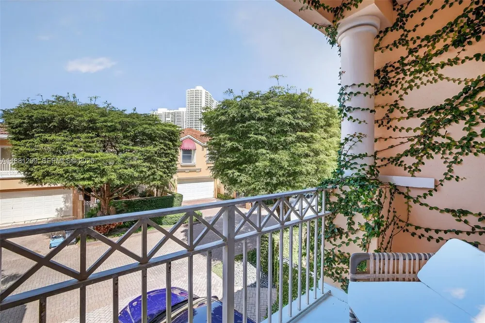 3710 NE 208th Terrace, Aventura, FL 33180