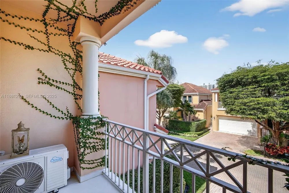 3710 NE 208th Terrace, Aventura, FL 33180