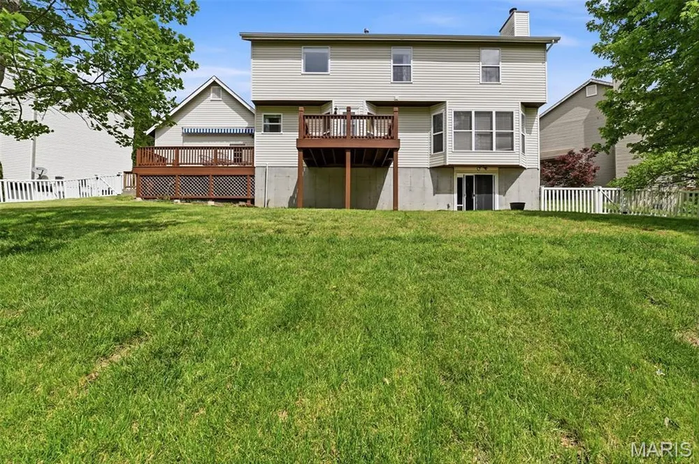 49 Autumn Crest Ct, Wentzville, MO 63385