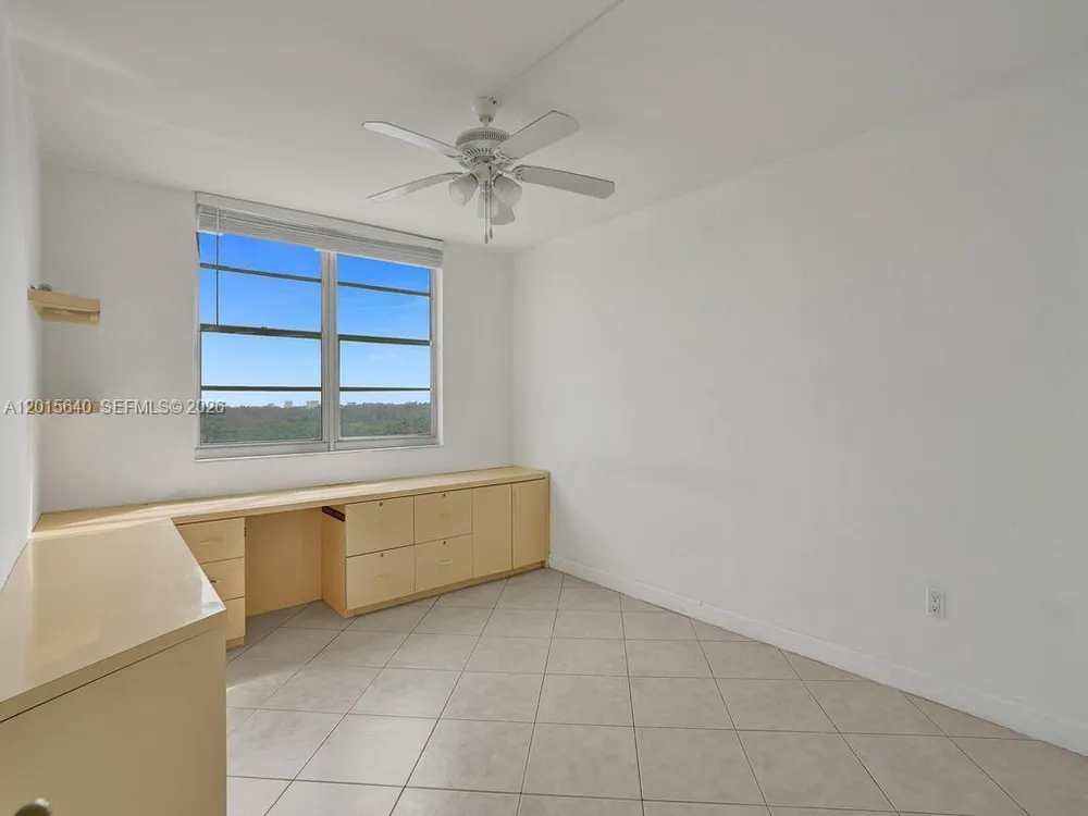 300 Bayview Dr, Sunny Isles Beach, FL 33160