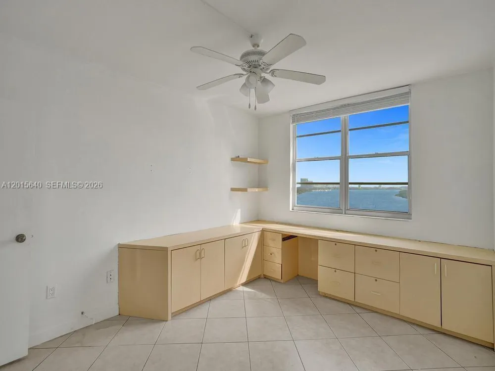 300 Bayview Dr, Sunny Isles Beach, FL 33160