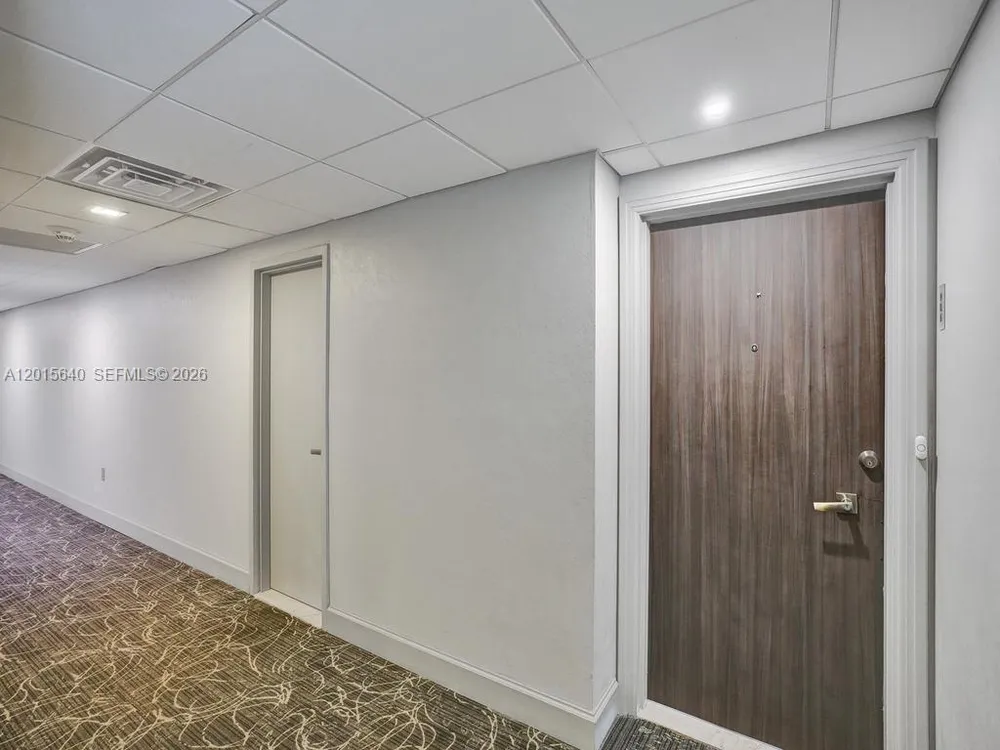 300 Bayview Dr, Sunny Isles Beach, FL 33160