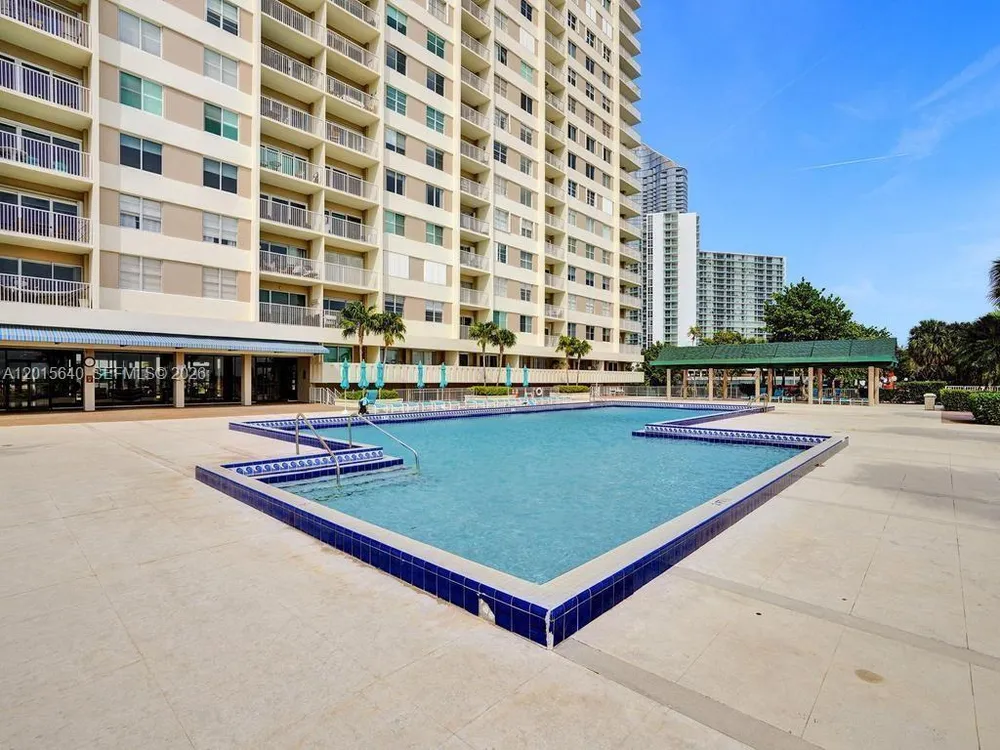 300 Bayview Dr, Sunny Isles Beach, FL 33160