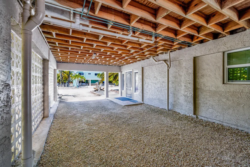 29562 Saratoga Ave, Big Pine, FL 33043