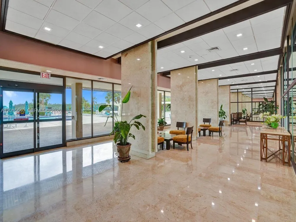 300 Bayview Dr, Sunny Isles Beach, FL 33160