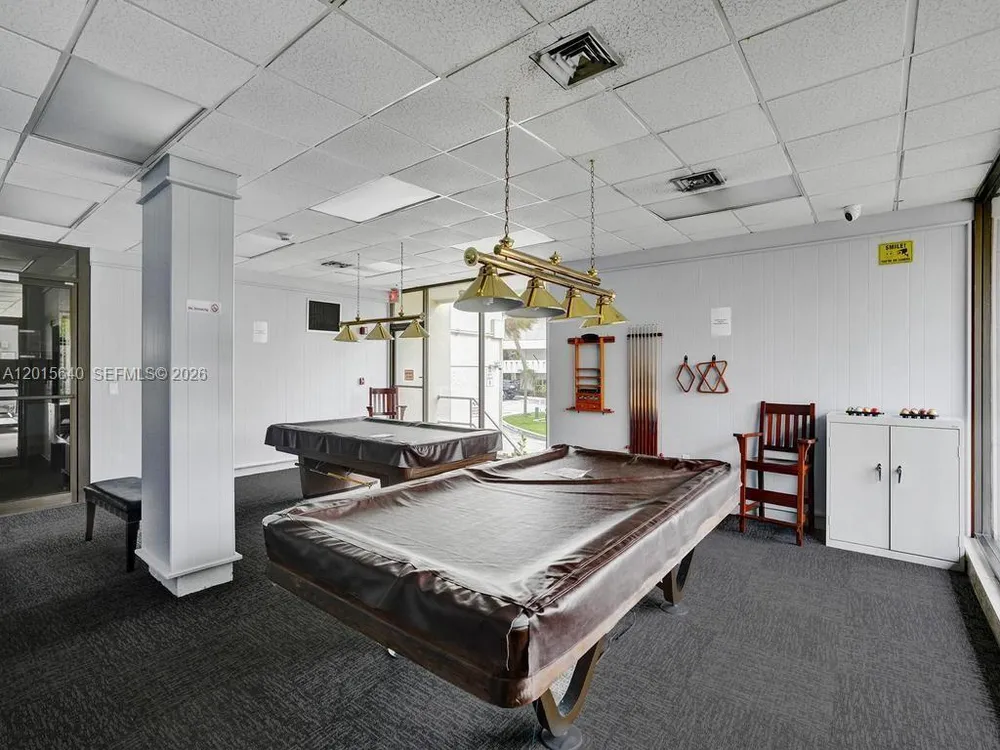 300 Bayview Dr, Sunny Isles Beach, FL 33160