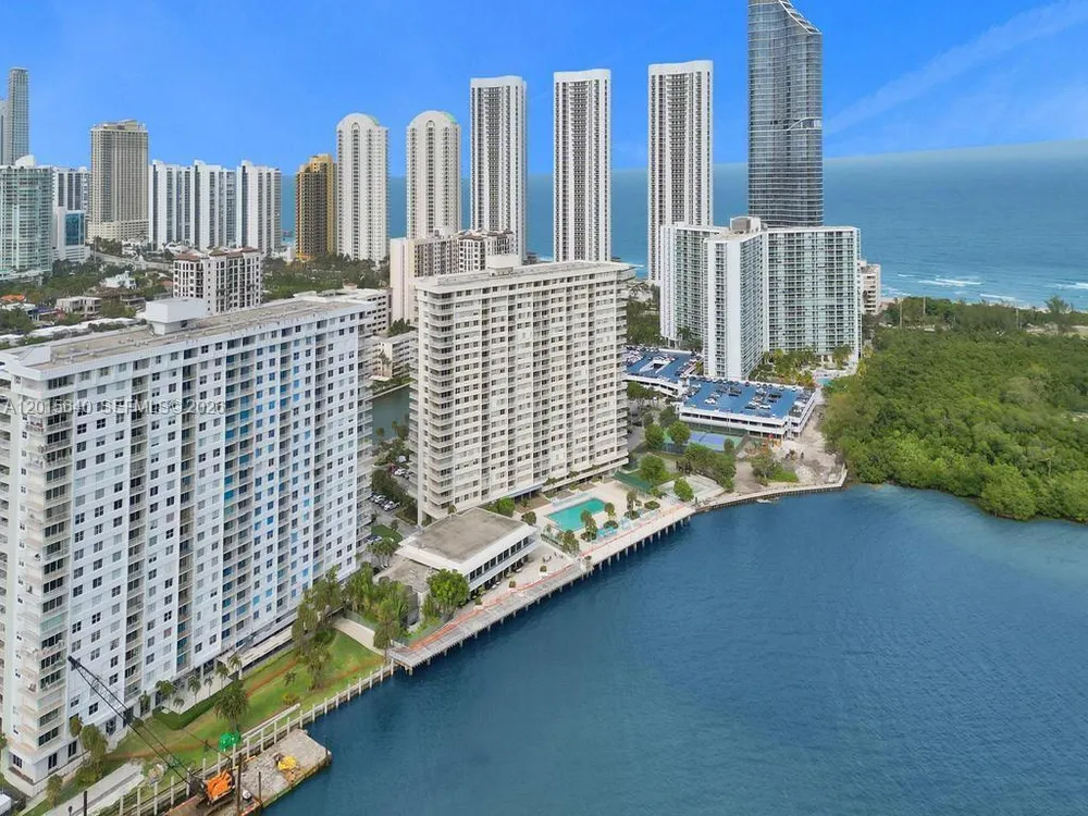 300 Bayview Dr, Sunny Isles Beach, FL 33160