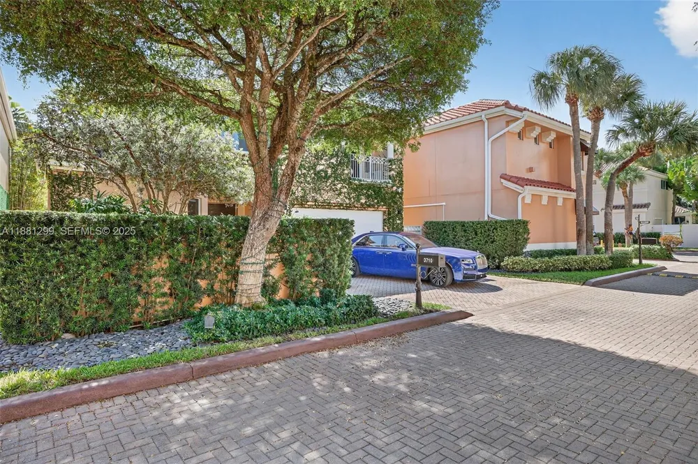 3710 NE 208th Terrace, Aventura, FL 33180